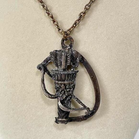 Vintage Archer Bow & Arrow Quiver Metal Pendant Necklace Mockingjay Renfaire - Picture 1 of 6